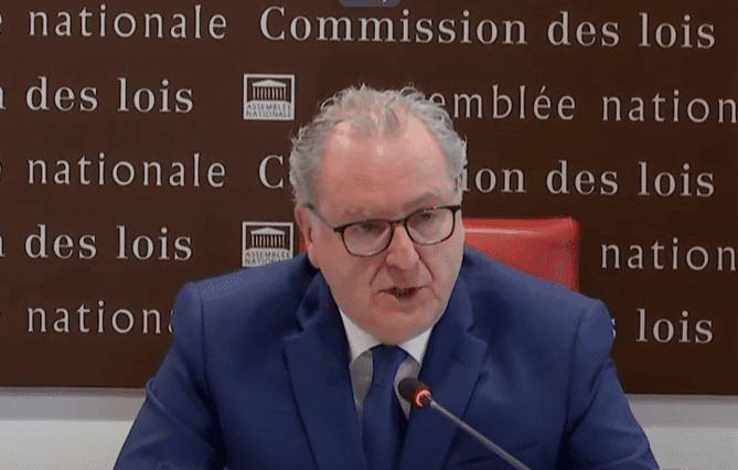 La nomination controversée de Richard Ferrand à la présidence du Conseil constitutionnelle validée d’un cheveu